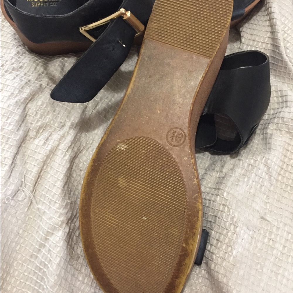 Sandals - Picture 2 of 4
